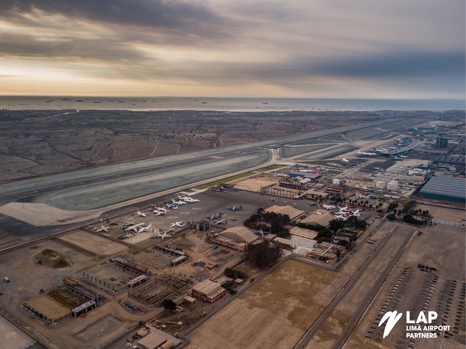 Sacyr construirá la segunda pista de aterrizaje del Aeropuerto Internacional Jorge Chávez